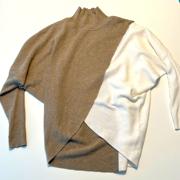 Elan cross front sweater - Picture 2 of 8